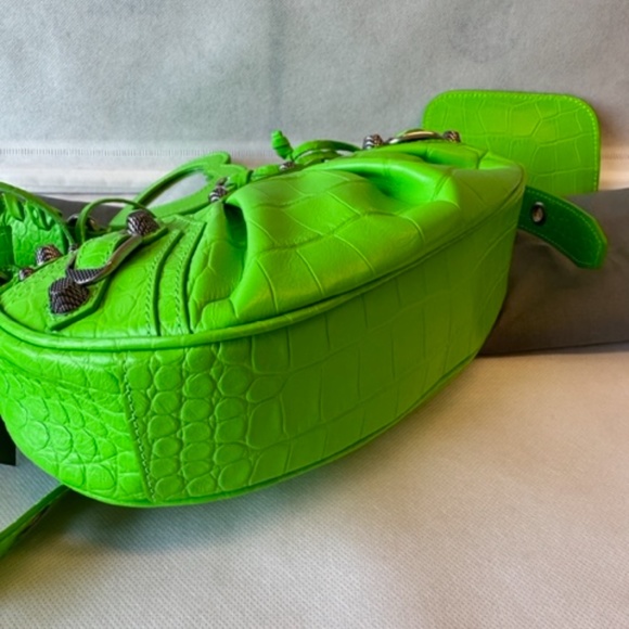 Brand new Balenciaga XS Le Cagole Croc Embossed - Picture 5 of 6